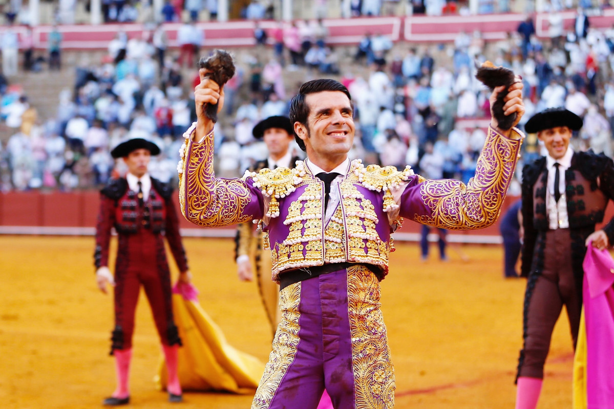 EMILIO DE JUSTO. 2 OREJA. SEVILLA 2021.TOROMEDIA