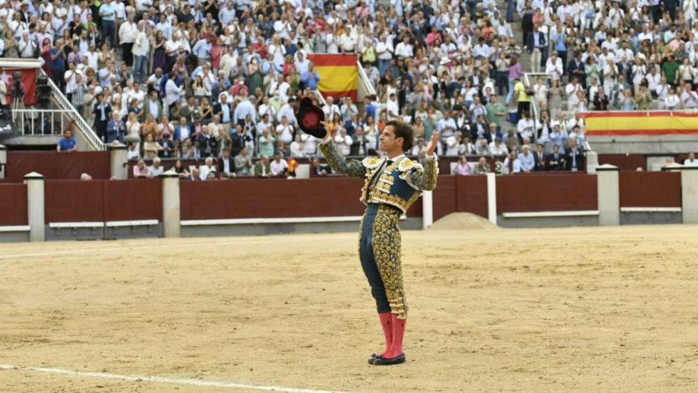 El uli. ovación en los medios