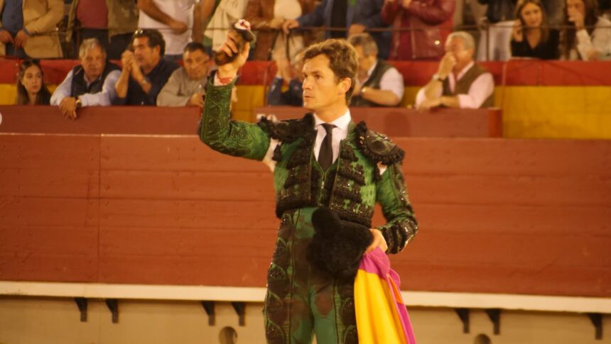 Luque a hombros. castellón