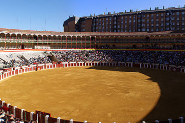 800pxInterior de la Plaza de toros de Valladolid