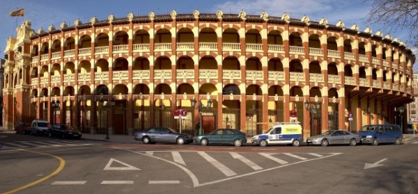 Plaza de toros dpz 687x456 3 1