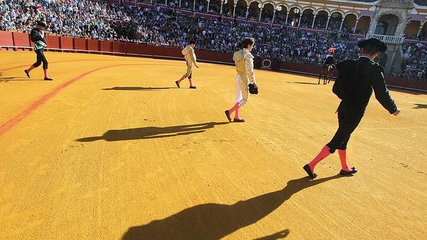 Sevilla paseillo maestranza  620x349