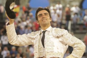 Perera Nimes Salida a hombros