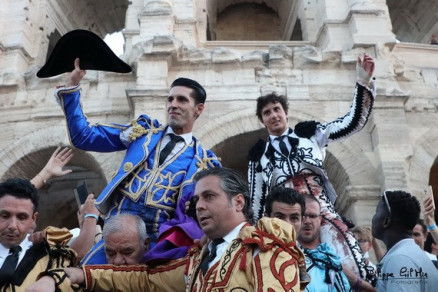 Portada 1620 Arles 11 09 2021 Alejandro Talavante Andres Roca Rey © Philippe Gil Mir Copie