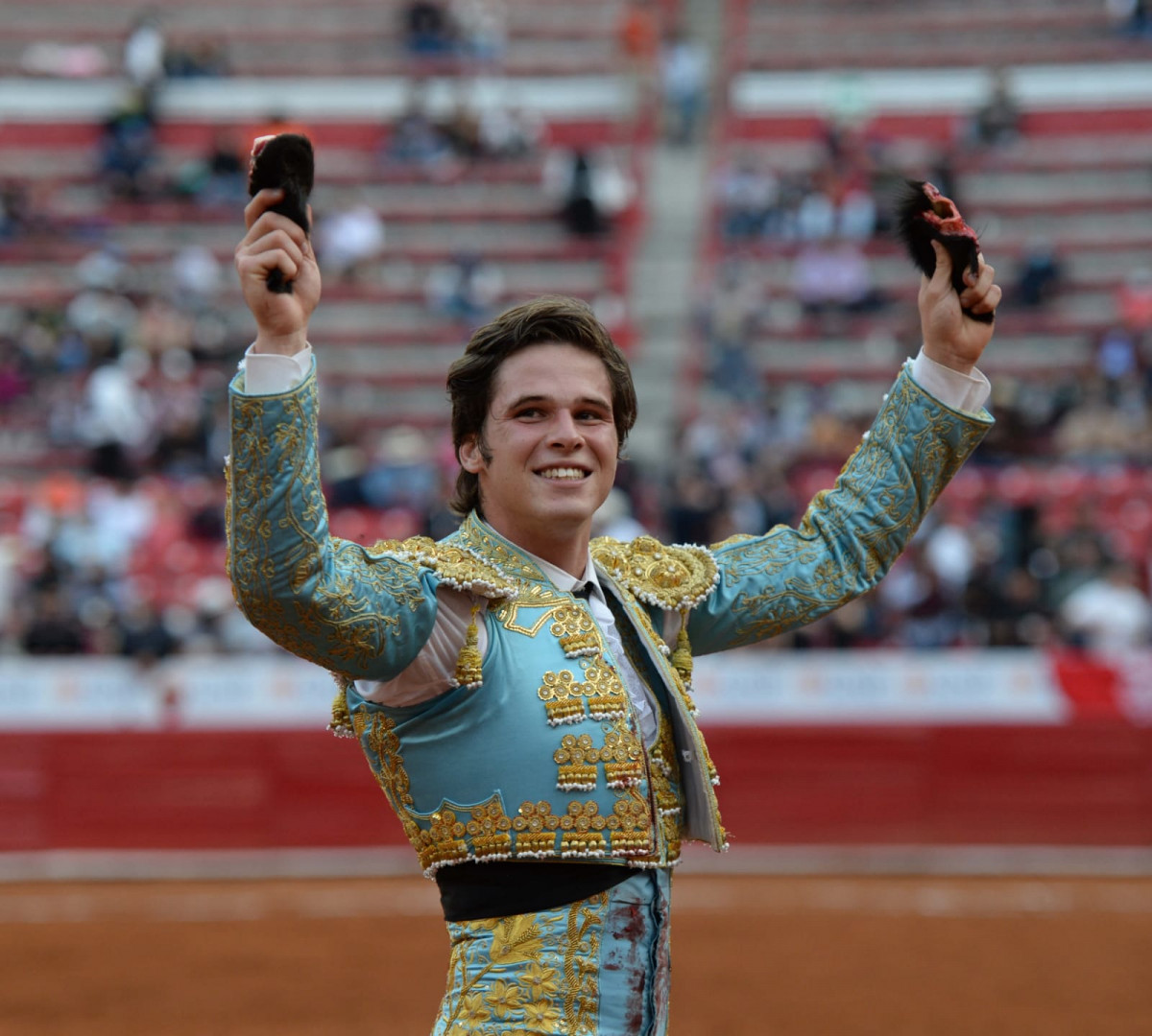 Juan Pedro Llaguno. oreja n la mexico