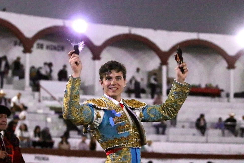 Jorge martínez.  hombros en jiquilpan
