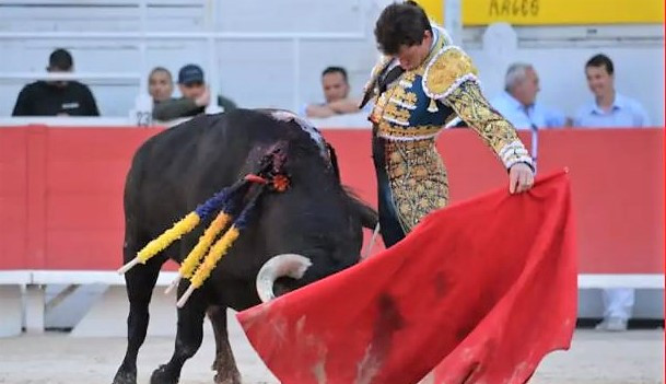 Luque y aldeano en arles