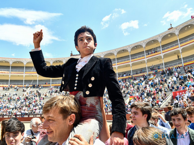 Marco pérez en hombros en madrid