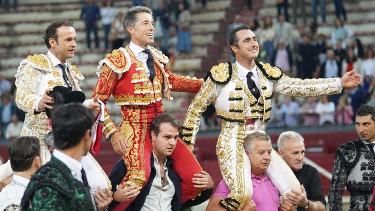 JAEN 2024. LAA TERNA EN HOMBROS