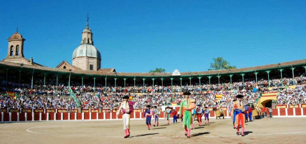 Plaza de toros de talavera 1200x567